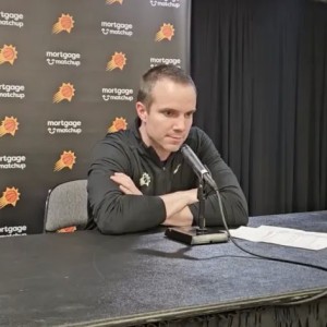 奥特谈布克：第四节提前换他上场，是想趁脚踝还没肿打一会